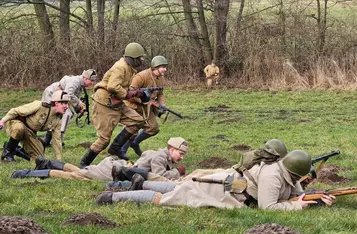Piknik zimowy z inscenizacją historyczną w Borównie/ Fot. Bartosz Kubacki