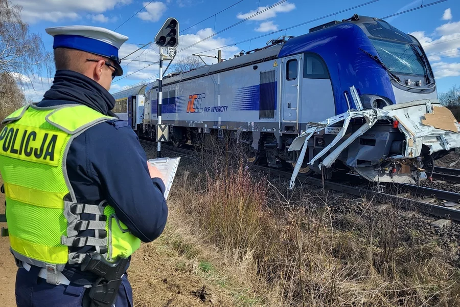 Tragiczny wypadek na przejeździe kolejowym pod Świeciem/ Fot. KPP Świecie