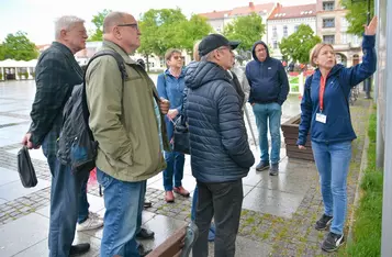 W niedzielę spacerek poprowadziła przewodniczka Joanna Stolarska–Kurowska/ Fot.Pitrex