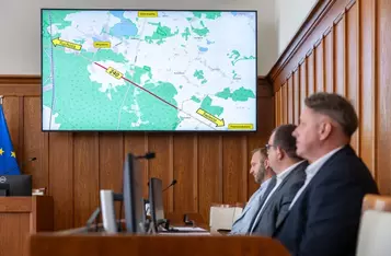 Podpisanie umów z wykonawcami prac modernizacyjnych na DW 240 i DW 412, fot. Szymon Zdziebło/tarantoga.pl dla UMWKP