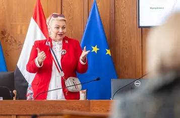 Podpisanie umów z wykonawcami prac modernizacyjnych na DW 240 i DW 412, fot. Szymon Zdziebło/tarantoga.pl dla UMWKP