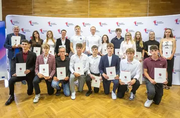 Wręczenie stypendiów sportowych fot. Szymon Zdziebło/tarantoga.pl dla UMWKP