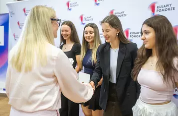 Wręczenie stypendiów sportowych fot. Szymon Zdziebło/tarantoga.pl dla UMWKP