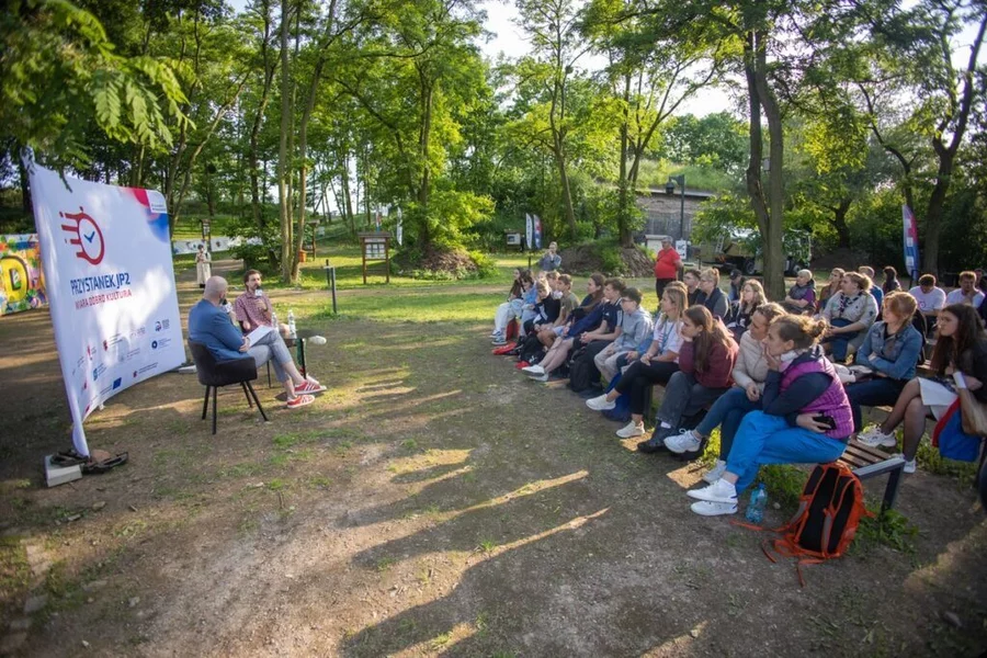 Janek Mela na Przystanku JP2, fot. Mikołaj Kuras dla UMWKP