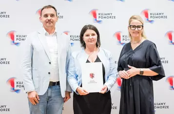 Wręczenie umów dotacyjnych na rozbudowę infrastruktury sportowej w regionie, fot. Tomasz Czachorowski/eventphoto.com.pl dla UMWKP