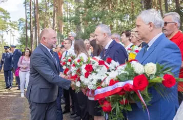 Uroczystość upamiętniająca ofiary katastrofy pod Otłoczynem, 19 sierpnia 2025 r., fot. Mikołaj Kuras dla UMWKP