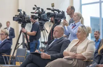 Uroczystość podpisania umów na projekty kolejowe, fot. Mikołaj Kuras dla UMWKP