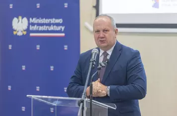 Uroczystość podpisania umów na projekty kolejowe, fot. Mikołaj Kuras dla UMWKP