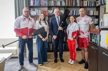 Spotkanie marszałka z zawodnikami Stowarzyszenia Sportów Wodnych Dragon Chełmno, fot. Szymon Zdziebło/tarantoga.pl dla UMWKP