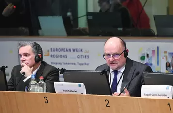 Marszałek Piotr Całbecki podczas sesji plenarnej Komitetu Regionów, fot. Mieszko Matusiak/UMWKP