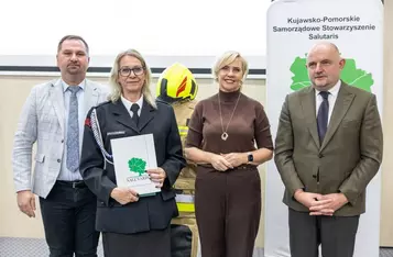 Przekazanie sprzętu dla OSP od Stowarzyszenia Salutaris, fot. Szymon Zdziebło/tarantoga.pl dla UMWKP