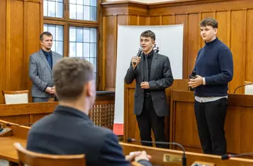 Podsumowanie V. edycji Kuźni liderów regionu, fot. Szymon Zdziebło/tarantoga.pl dla UMWKP