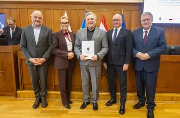 Uroczystość wręczenia umów FEdKP / fot. Szymon Zdziebło/tarantoga.pl dla UMWKP