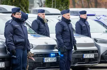 Uroczyste przekazanie sprzętu policji, fot. Tomasz Czachorowski/eventphoto.com.pl dla UMWKP
