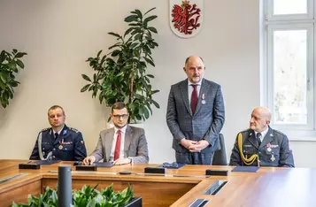 Podpisanie listu intencyjnego ws. rozbudowy systemu radiokomunikacyjnego, fot. Andrzej Goiński/UMWKP