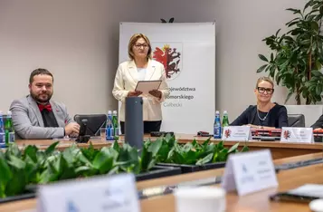 Konferencja dotycząca nowego rozkładu jazdy pociągów, fot. Szymon Zdziebło/tarantoga.pl dla UMWKP