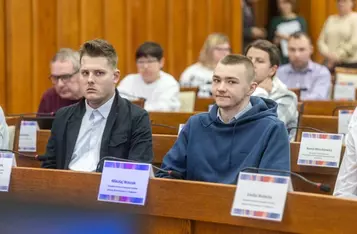 XV sesja osób z niepełnosprawnościami, fot. Szymon Zdziebło/tarantoga.pl dla UMWKP