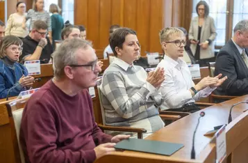 XV sesja osób z niepełnosprawnościami, fot. Szymon Zdziebło/tarantoga.pl dla UMWKP