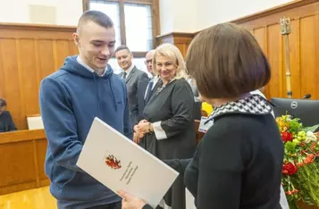 XV sesja osób z niepełnosprawnościami, fot. Szymon Zdziebło/tarantoga.pl dla UMWKP