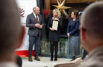 Wręczenie nagród w konkursie dziennikarskim, fot. Szymon Zdziebło/tarantoga.pl dla UMWKP