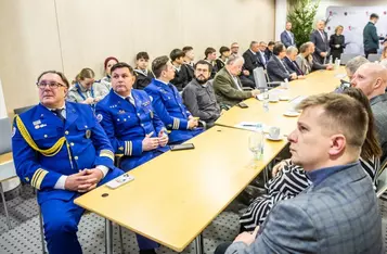 Podpisanie umowy przedwstępnej darowizny żaglowca, fot. Andrzej Goiński/UMWKP