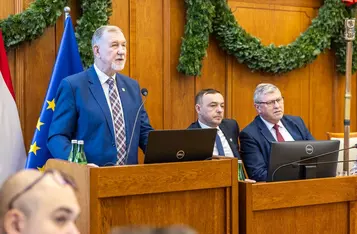 Sesja budżetowa sejmiku województwa, 19 grudnia 2025, fot. Szymon Zdziebło/tarantoga dla UMWKP