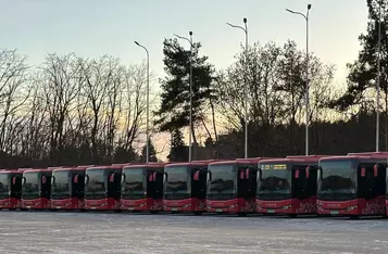 Odbiór nowoczesnych autobusów przez marszałka Piotra Całbeckiego we Włocławku, fot. Dawid Tłuchowski
