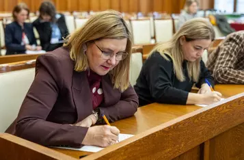 Dyktando w Urzędzie Marszałkowskim, fot. Szymon Zdziebło/tarantoga.pl dla UMWKP