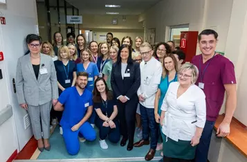 Ceremonia otwarcia zmodernizowanego oddziału intensywnego nadzoru neurologicznego w Szpitalu Biziela, fot. Tomasz Czachorowski/eventphoto dla UMWKP