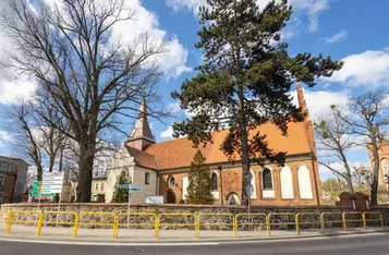 Kościół św. Mikołaja w Kowalewie Pomorskim (powiat golubsko-dobrzyński), fot. Mikołaj Kuras dla UMWKP