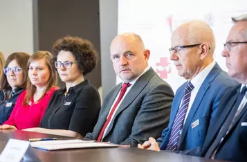 Umowa o finansowanie rozbudowy i modernizacji zespołu głównego Centrum Onkologii podpisana, fot. Tomasz Czachorowski/eventphoto dla UMWKP