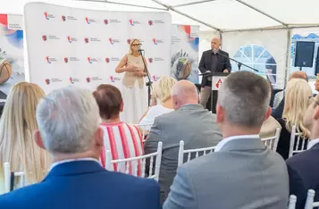 Wręczenie umów dotacyjnych na małą infrastrukturę sportową, fot. Mikołaj Kuras dla UMWKPWręczenie umów dotacyjnych na małą infrastrukturę sportową, fot. Mikołaj Kuras dla UMWKP