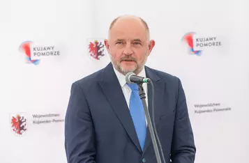 Wręczenie umów dotacyjnych na małą infrastrukturę sportową, fot. Mikołaj Kuras dla UMWKP