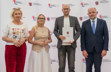 Wręczenie umów dotacyjnych na małą infrastrukturę sportową, fot. Mikołaj Kuras dla UMWKP