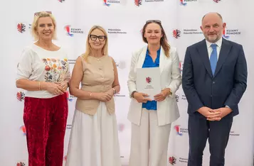 Wręczenie umów dotacyjnych na małą infrastrukturę sportową, fot. Mikołaj Kuras dla UMWKP