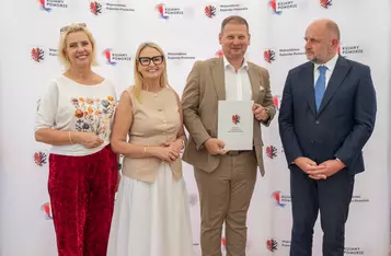 Wręczenie umów dotacyjnych na małą infrastrukturę sportową, fot. Mikołaj Kuras dla UMWKP