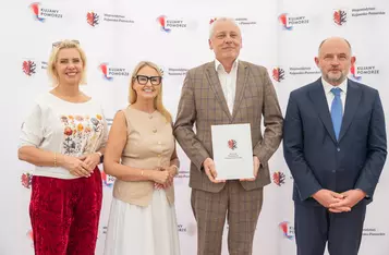 Wręczenie umów dotacyjnych na małą infrastrukturę sportową, fot. Mikołaj Kuras dla UMWKP