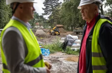 Marszałek Piotr Całbecki, dyrektor KPCD Marek Rubnikowicz i prezes Kujawsko-Pomorskich Inwestycji Regionalnych Jarosław Wierski w Nawrze, 23.07.26, fot. Szymon Zdziebło/tarantoga dla UMWKP