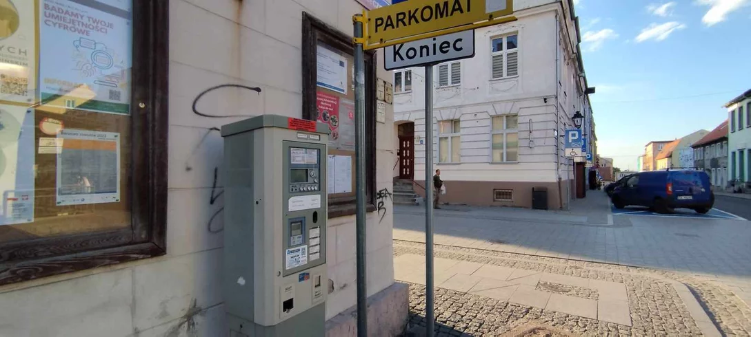 Mieszkaniec Chełmna twierdzi, że problemy z opłaceniem parkingu w Chełmnie są nagminne/ Fot. Pitrex