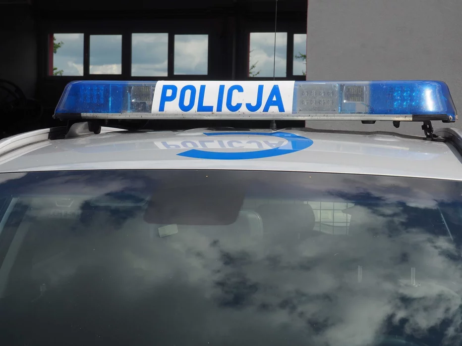 Policjanci ze Świecia zatrzymali nastolatka bez prawa jazdy i jego pijaną matkę/ Fot. AW