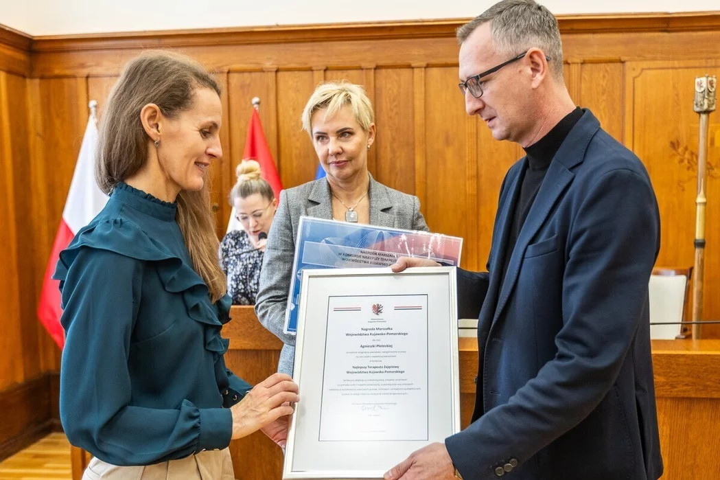 Ubiegłoroczna gala wręczenia nagród dla terapeutów zajęciowych, fot. Szymon Zdziebło/tarantoga.pl dla UMWKP