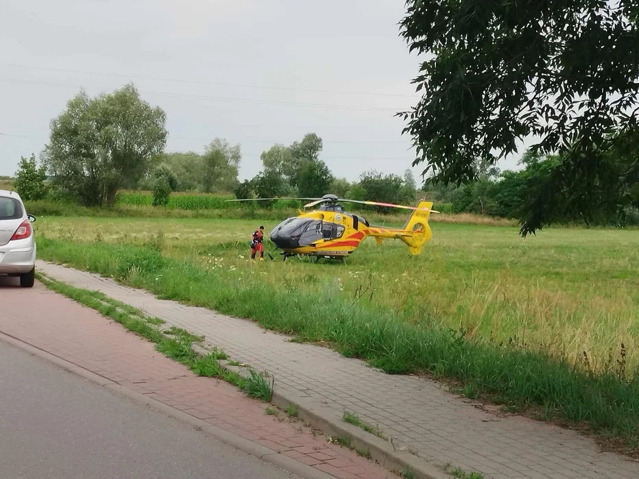 Śmigłowiec LPR lądował pod Chełmnem/ Fot. OSP Podwiesk