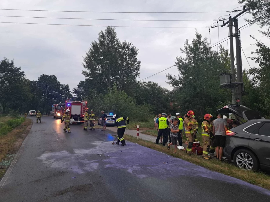 Wypadek pod Chełmnem. Dachowało bmw/ Fot. KP PSP Chełmno