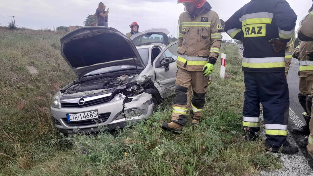 Wypadek na drodze wojewódzkiej pod Chełmnem/ Fot. KP PSP Chełmno