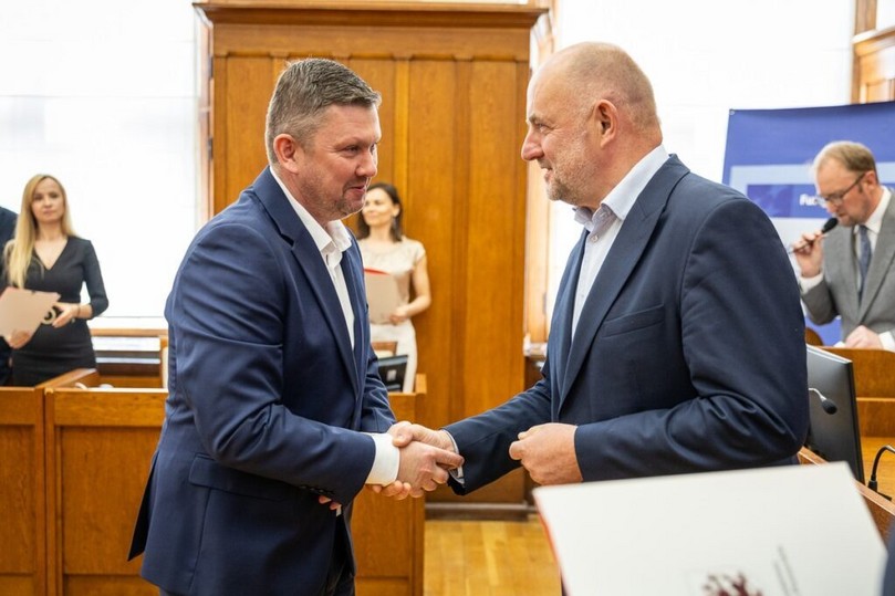 Nowe umowy FEdKP: infrastruktura społeczna, inwestycje proekologiczne, edukacja [ZDJĘCIA]
