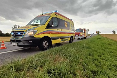 Wypadek na „jedynce”. Motocyklista jechał za szybko [ZDJĘCIA]