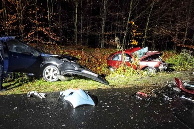 Tragedia na drodze. Jedna osoba nie żyje, cztery trafiły do szpitala [ZDJĘCIA]