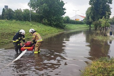 Nawałnica zniszczyła drogi, pozalewała domy i zakłady pracy w Chełmnie [ZDJĘCIA, FILM]