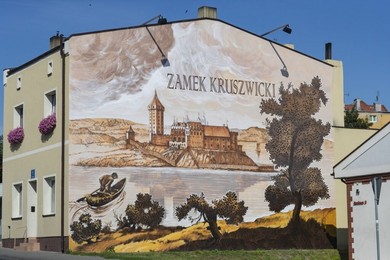 Zwiedzaj region i odkrywaj murale! POBIERZ APLIKACJĘ