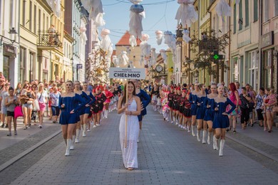 Muzyka i taniec. W Chełmnie królowały mażoretki [ZDJĘCIA]